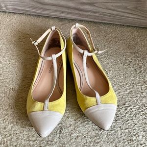 Sole Society x Julianne Hough Yellow and cream pointy toe flats